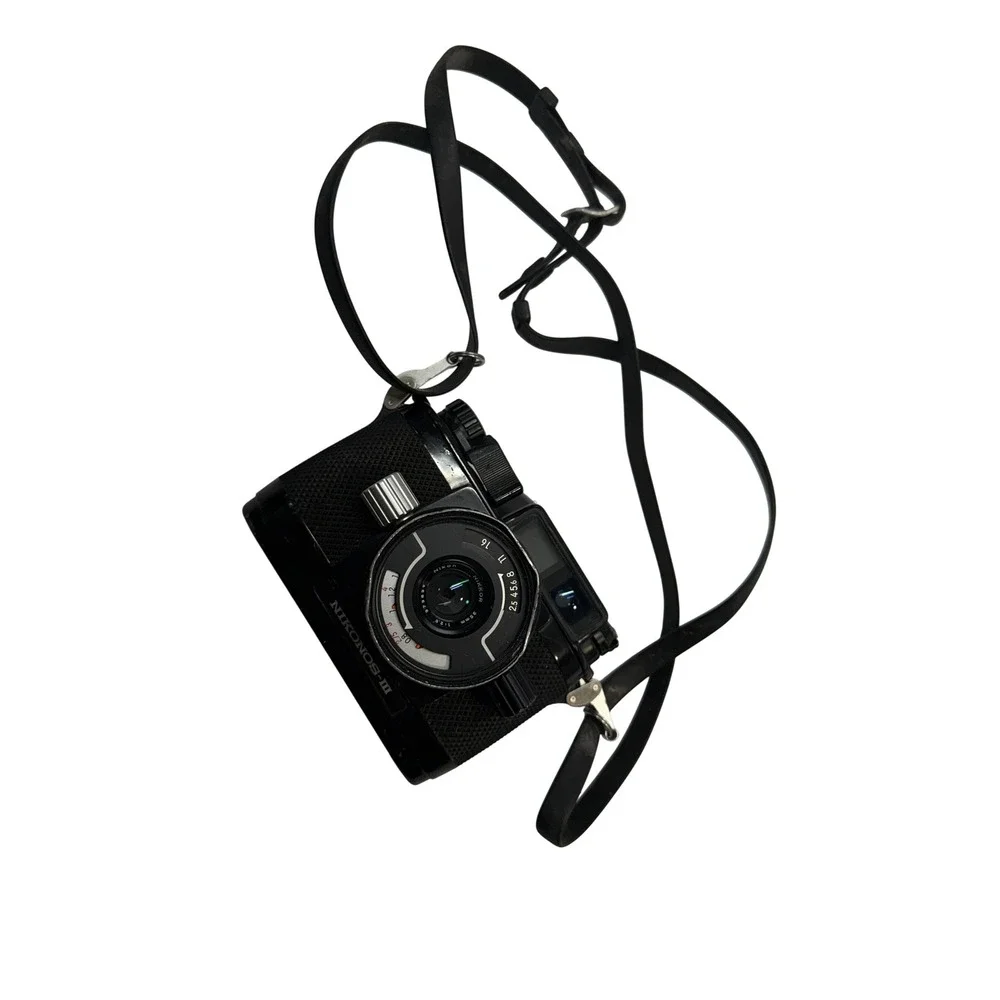 Nikon Nikonos III 35mm Underwater Film Camera with Nikkor 35mm f2.5 Lens Black